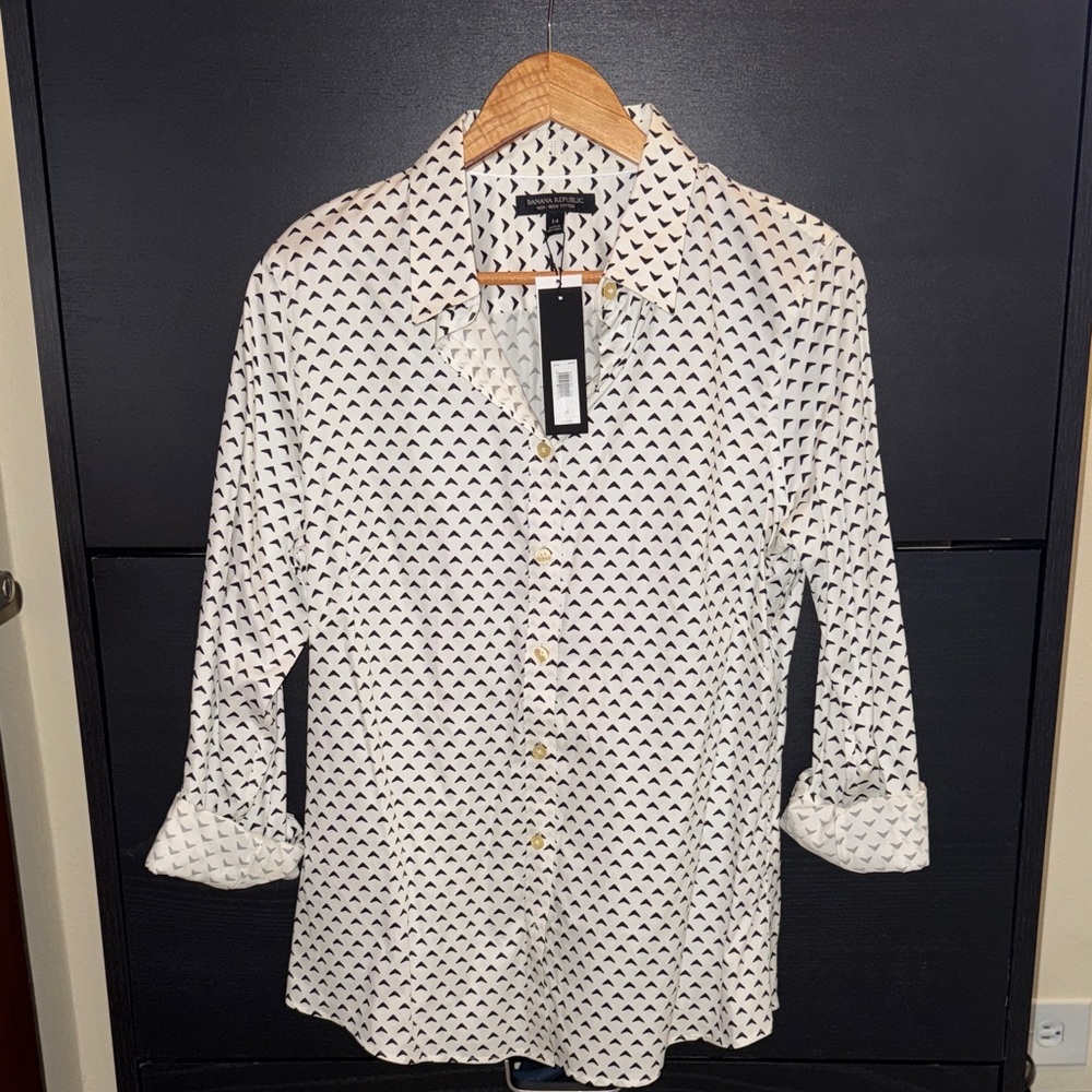 Banana Republic White and Black Geometric Button Down Shirt